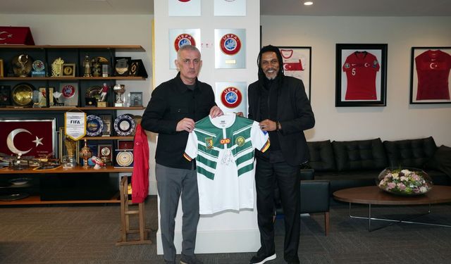 Rigobert Song’dan TFF’ye ziyaret: Forma jesti