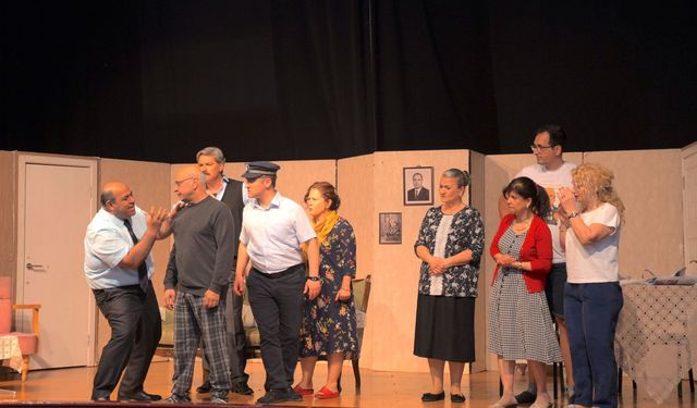 İzmirli Diş Hekimlerinden Sahne Performansı: “Toros Canavarı” Büyük Beğeni Topladı
