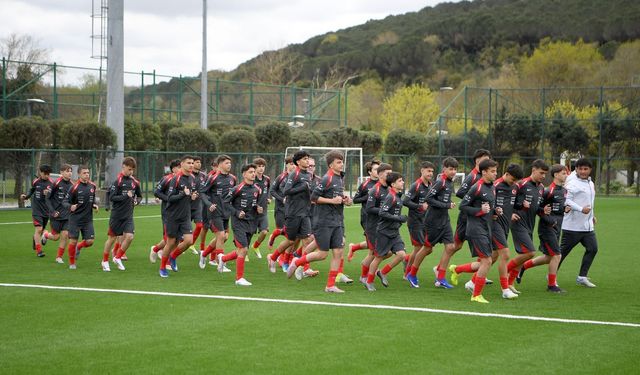 U14 Milli Takım Riva’da Kampa Girdi: Gözler İspanya’daki Turnuvada