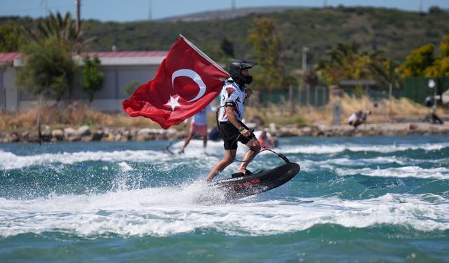 İzeltaş Dünya Motosurf Şampiyonası Çeşme'de Nefes Kesti