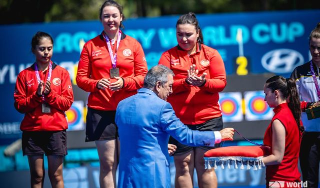 Antalya'da Altın Zafer! Makaralı Yay Kadın Milli Takımı Dünya Kupası'nda Şampiyon