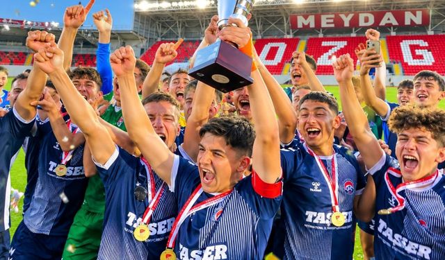 U18 Türkiye Şampiyonu Bursa Orhangazi FK Oldu