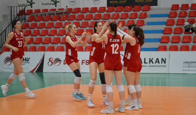 U18 Kız Milli Takımı Bulgaristan'a Takıldı