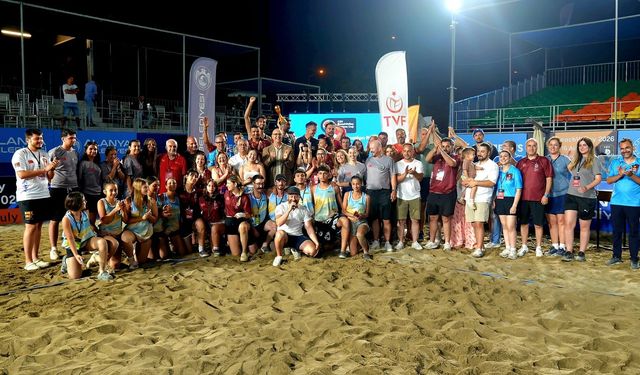 Alanya’da Millilerden Büyük Başarı: CEV Nations Cup Finallerine Yükseldiler