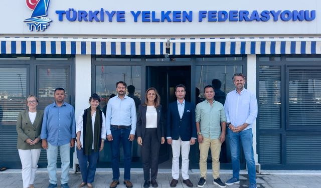 Ayvalık Yelken Spor Kulübü’nün Yeni Yönetiminden Başkan Akdurak’a Ziyaret