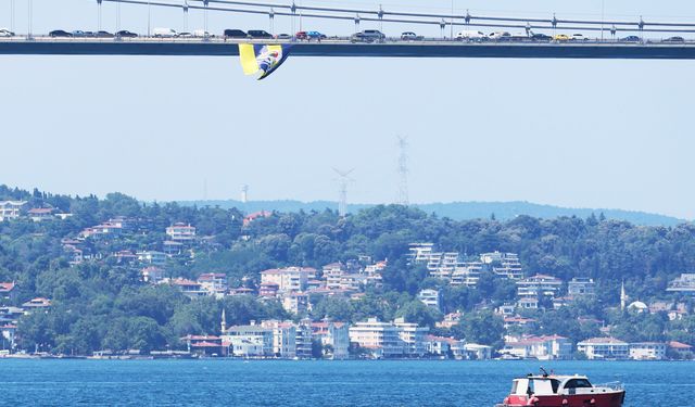 Fenerbahçe Beko'nun Şampiyonluk Bayrakları Köprülerde