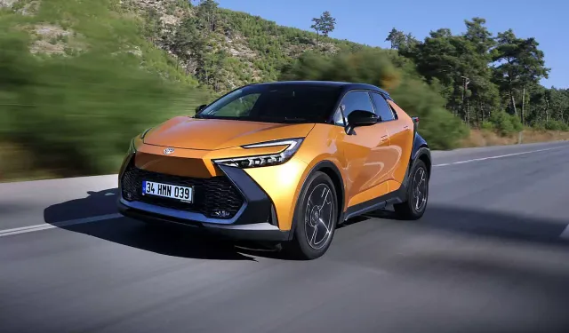 Toyota C-HR Hybrid Türkiye'de İlk 6 Ayda Zirveye Çıktı