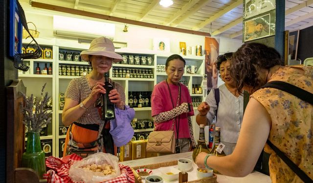 Çinli Turistlerin Çanakkale’deki Yeni Gözdesi Zeytinyağı Oldu
