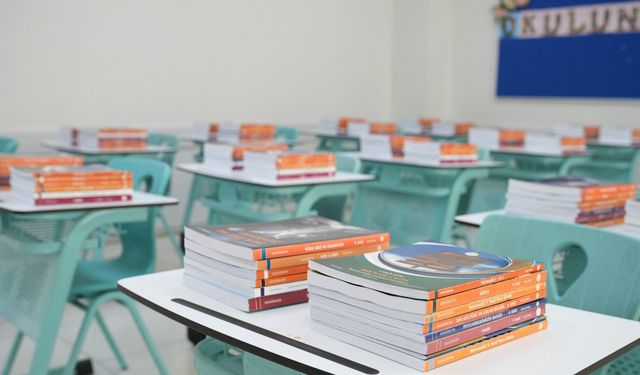 Okullar Açılmadan Sıralara Yerleştirildi! 283 Milyon Ders Kitabı Öğrencileri Bekliyor