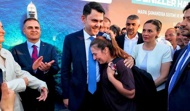 Hataylı Depremzede Bakan Kurum’a Gözyaşlarıyla Teşekkür Etti
