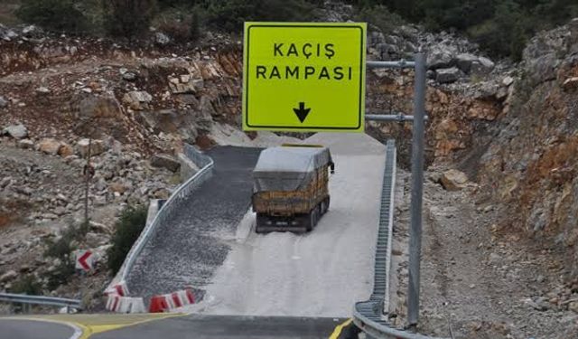 Yolda Freni Tutmayan Sürücüler Dikkat! Bu Rampaları Otomobiller De Kullanabiliyor