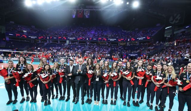Namağlup Şampiyon Kadın Milli Takımımıza İstanbul’da Özel Tören