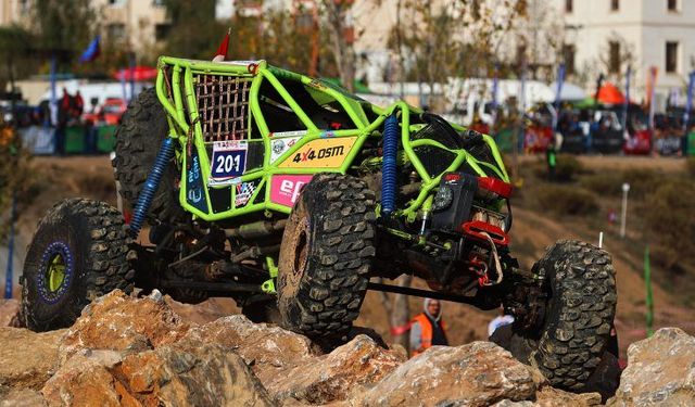 Kandıra'da Off-Road Heyecanı! 4x4 Araçlar Zorlu Parkurda Yarışacak