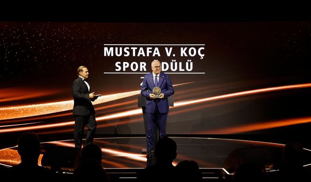 TVF Başkanı Mehmet Akif Üstündağ'a Yaşam Boyu Spora Katkı Ödülü!