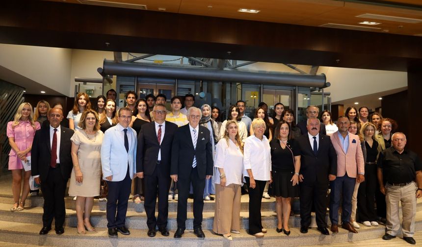 Türkiye’nin Yeni Ticaret Elçileri İzmir’de Yetişiyor