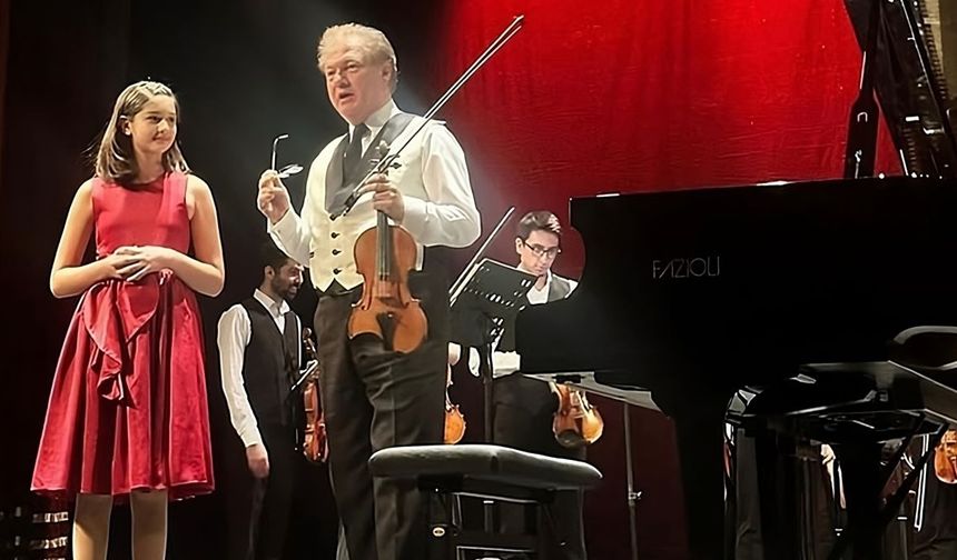 Genç Yetenek Elif Naz Ertuğrul'dan İki Önemli Adım