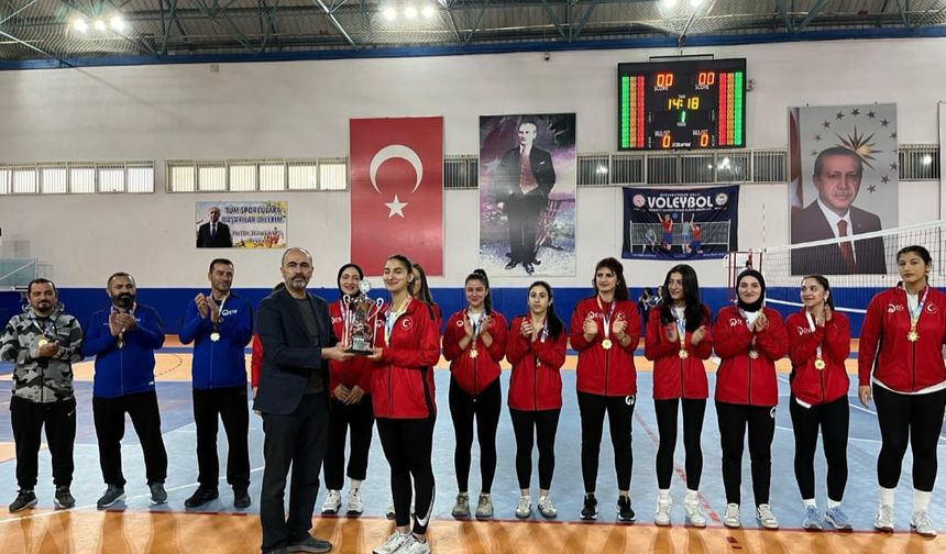 Voleybol Türkiye Şampiyonası Elemeleri Coşkuyla Bitti
