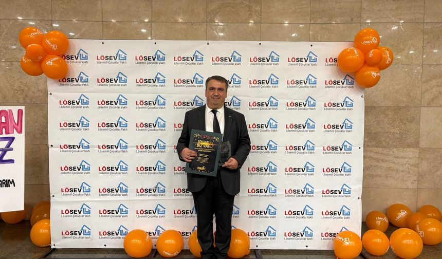 LÖSEV’den Yılın Basın Gönüllüsü Ödülü Murat Demircan’a