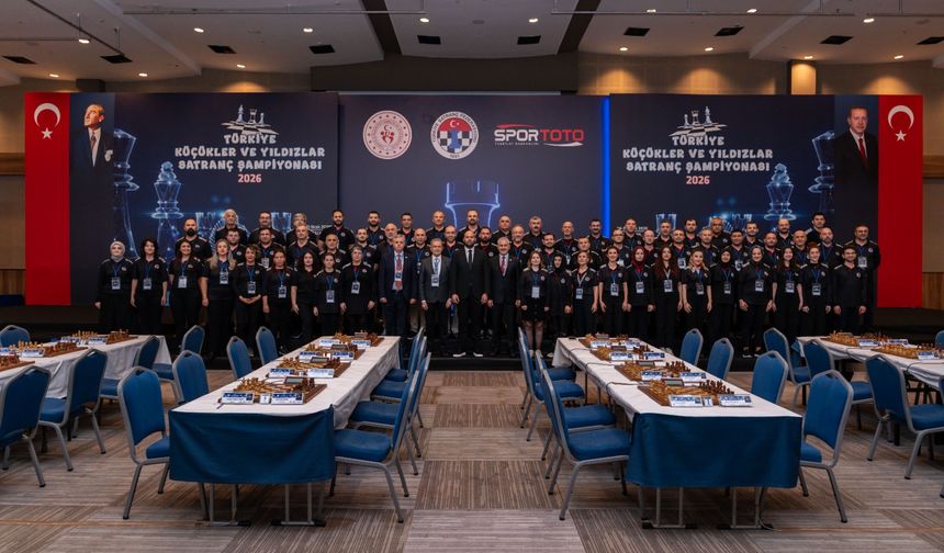 Satranç Federasyonu Başkanı Apaydın Hakemlerle Buluştu