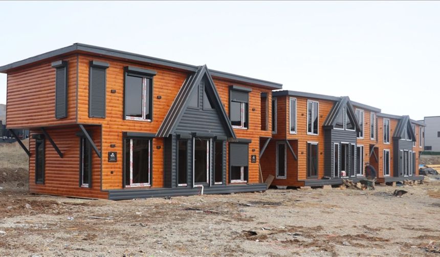 Sivaslı Kardeşler Ahşap Evleri Avrupa’ya Satıyor