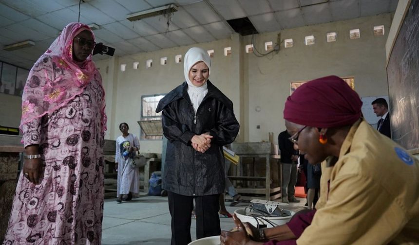 Bakan Göktaş Senegal’de Sosyal Merkezleri Ziyaret Etti