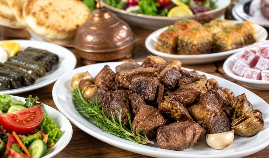 Kurban Bayramı Sofralarında Bu Hatalara Dikkat: Uzmandan Et ve Tatlı Uyarısı