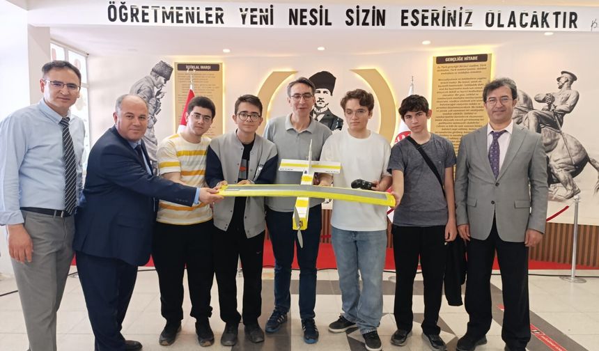Fen Lisesi Öğrencilerinden Yerli İHA Hamlesi
