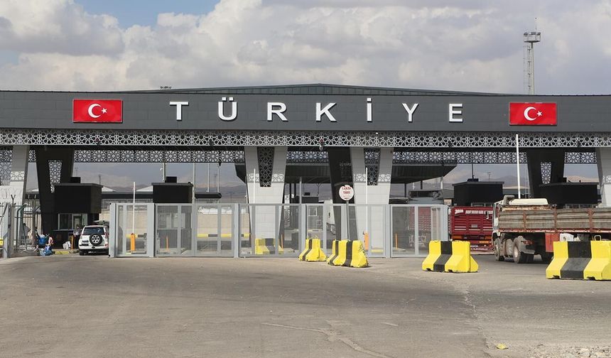 Habur’da Tarihi Yoğunluk! Bir Günde 2 Bin 454 Tır Sınırı Geçti