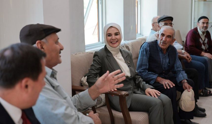Yaşlı ve Engelli Aylıkları Zamlı Yatıyor! 10,3 Milyar Liralık Ödeme Başladı