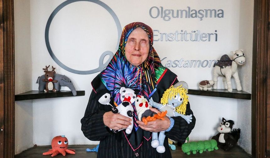 Görme Engelli Nezihe, Görme Engelli Çocuklar İçin 200 Oyuncak Ördü