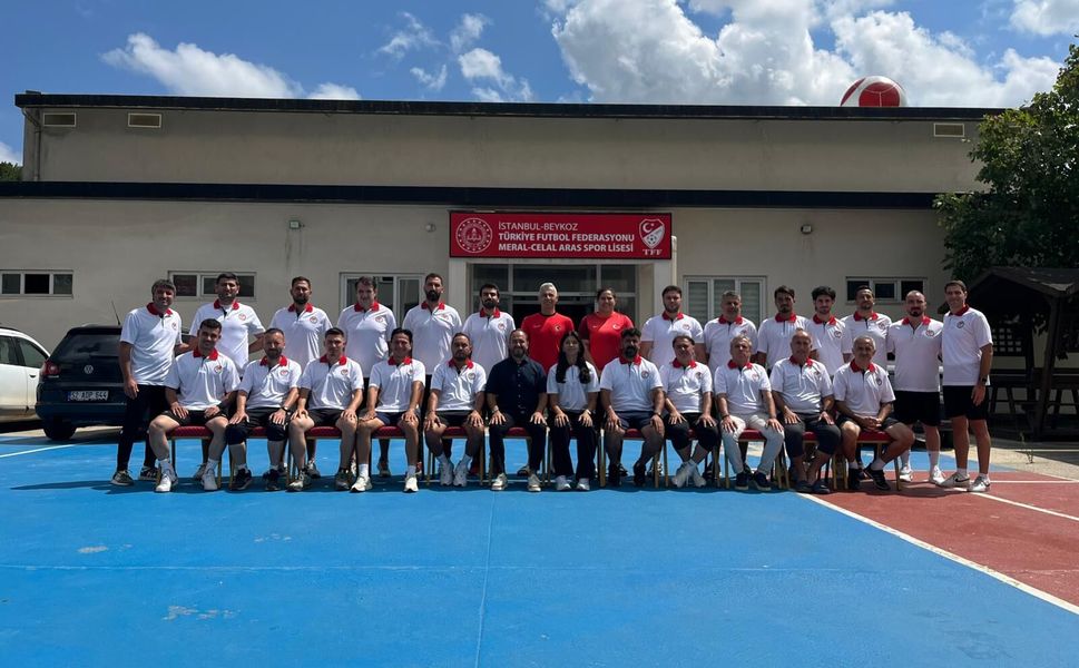 Kadın Futbolunda Yeni Dönem: Kaleci Antrenörlerine Özel Sertifika Zorunluluğu