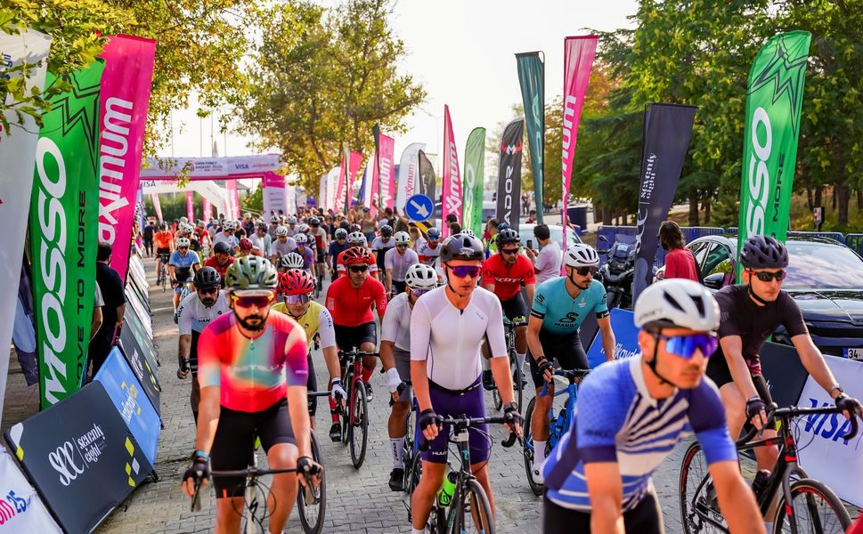 Ankara’da 900 Bisikletçi Pedal Çevirdi: Gran Fondo Başkent’te Şampiyonlar Belli Oldu
