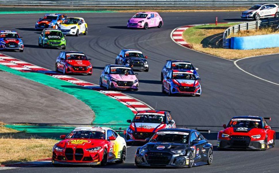İstanbul Park’ta 30 Ağustos Heyecanı: 22 Otomobil Piste Çıkacak