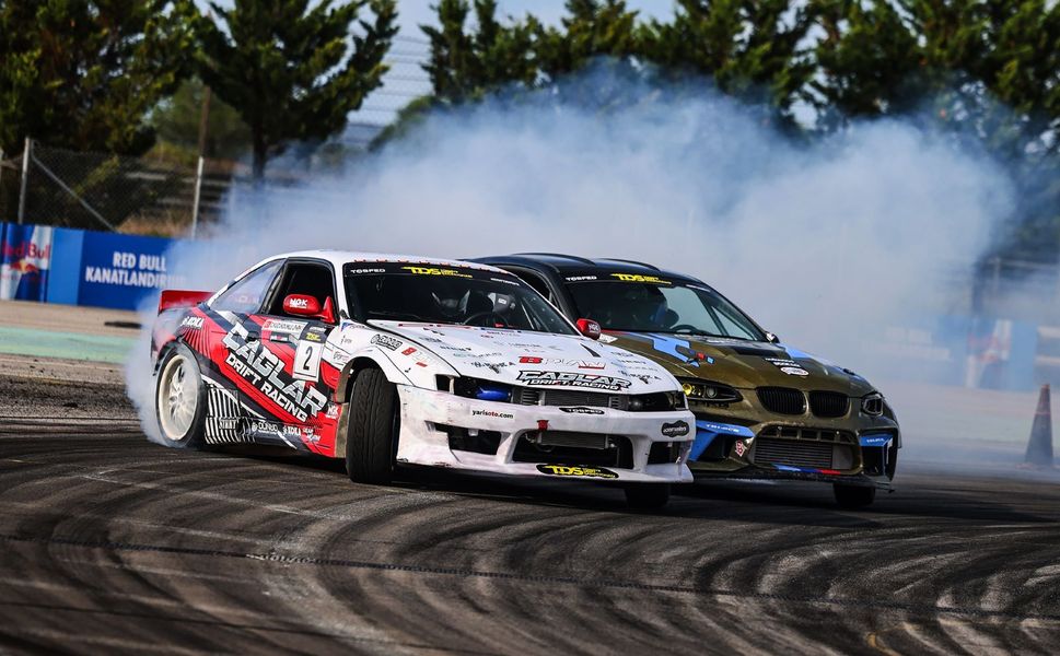 İstanbul Park’ta Drift Heyecanı: 10 Bin Kişi Nefes Kesen Mücadeleyi İzledi