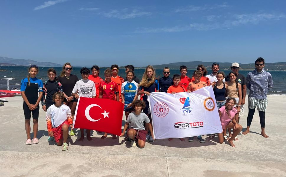 İzmir'de IQFOIL Kampı Tamamlandı