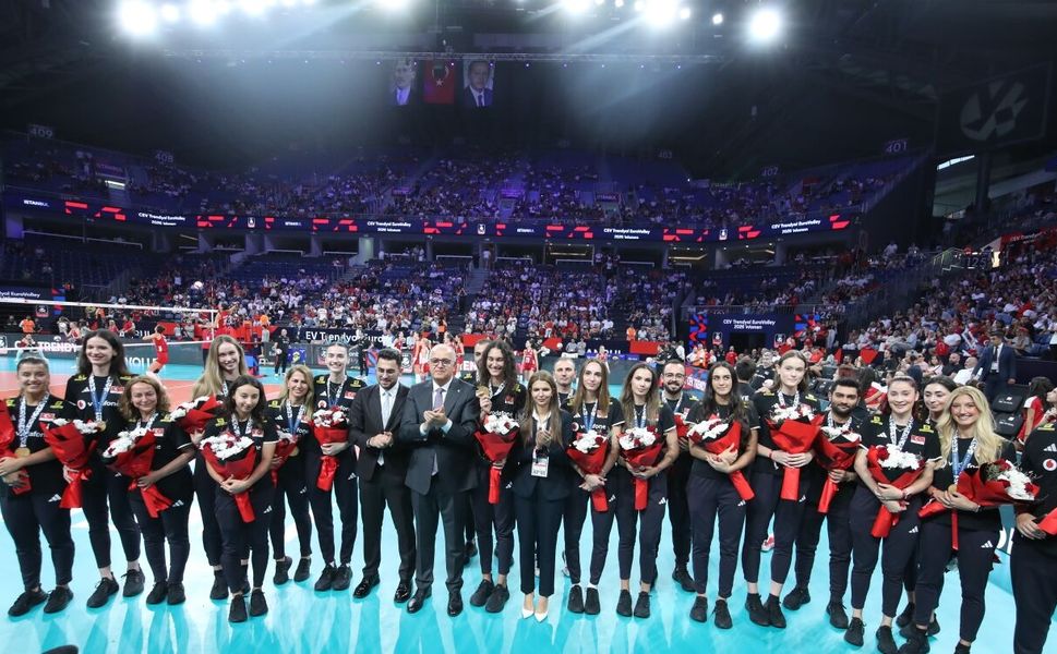 Namağlup Şampiyon Kadın Milli Takımımıza İstanbul’da Özel Tören