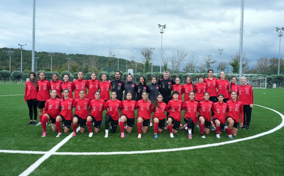 U17 Kız Milli Takımı Hazırlık Kampında Çalışmalarını Sürdürüyor