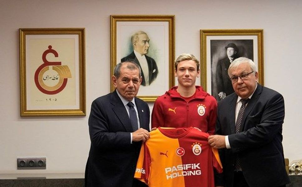 Rusya Büyükelçisi Galatasaray'ı Ziyaret Etti! Dursun Özbek'ten 20 Milyon Taraftar Açıklaması
