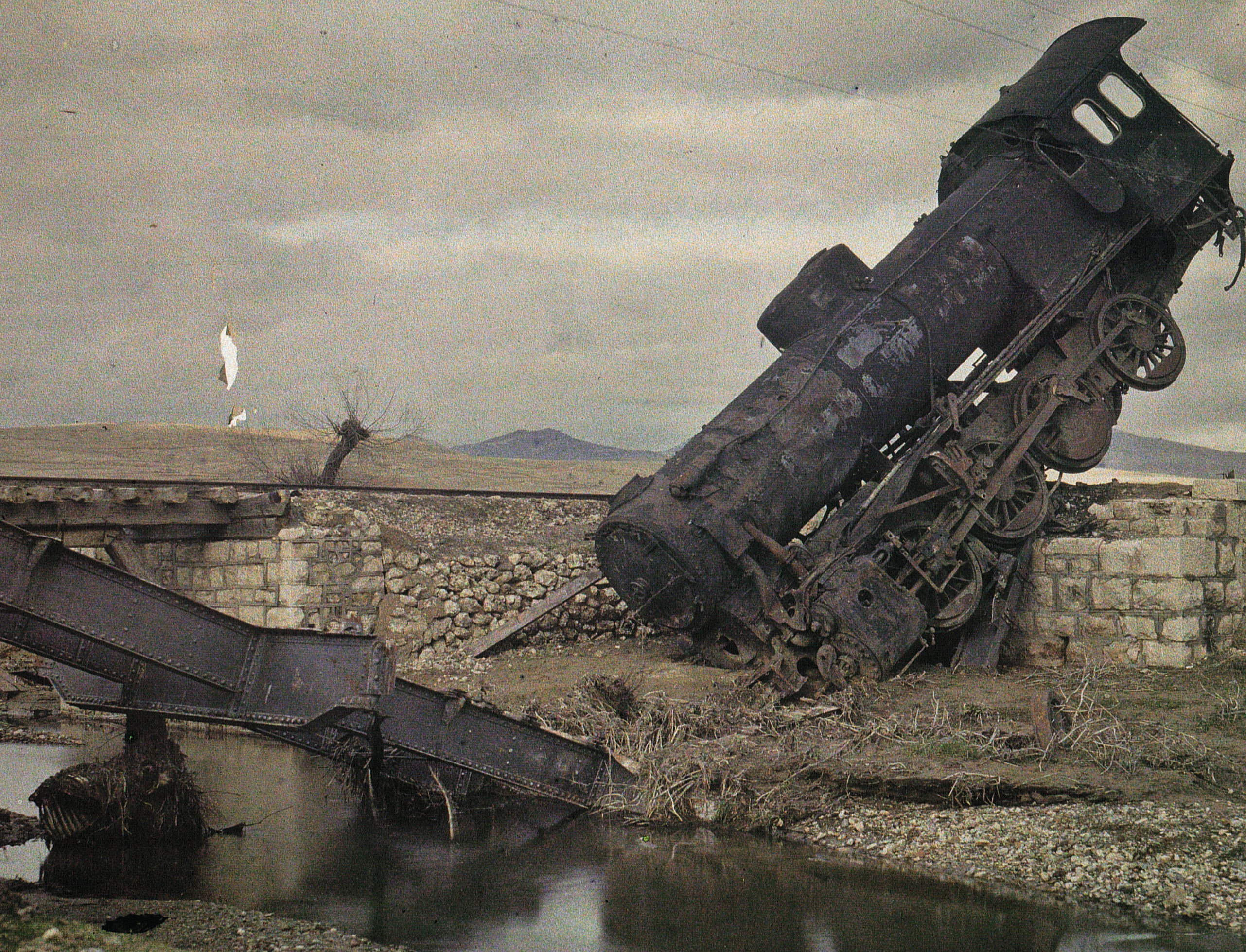 Burnt Locomotive, Uşak (1)