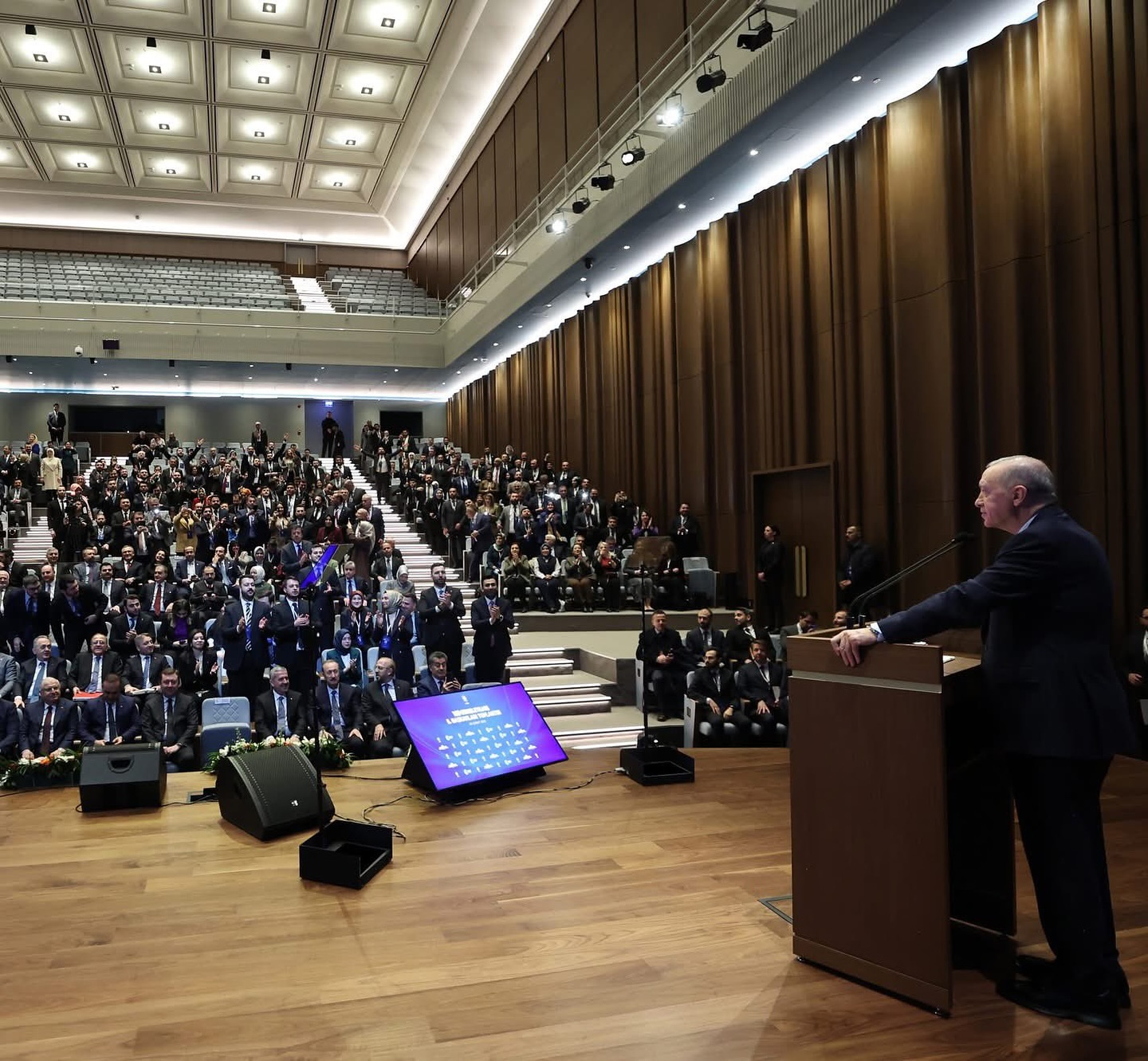 Ak Parti Toplantı 3