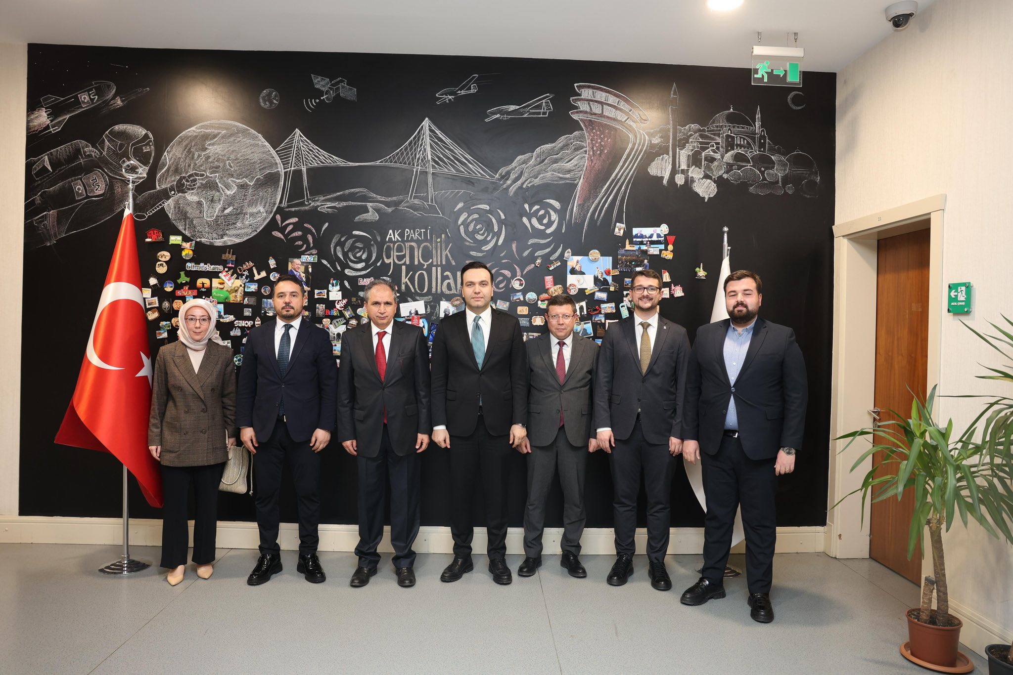 Ak Parti̇ (4)
