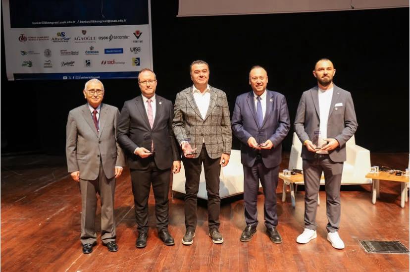 Uşak Fenerbahçeliler Derneği Plaket