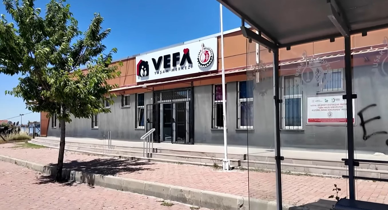 Vefa Yaşam (1)
