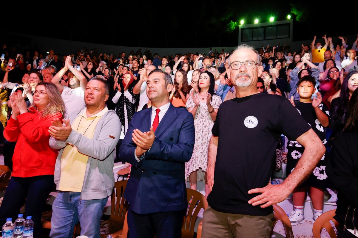 Halk Oyunu (2)