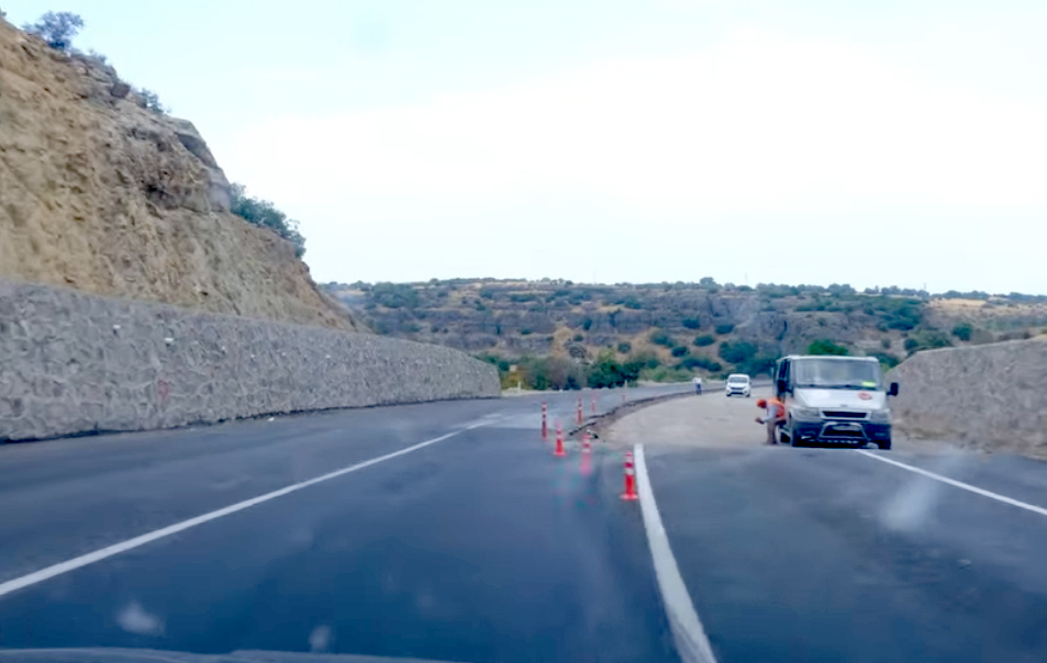 Eşme Yolu