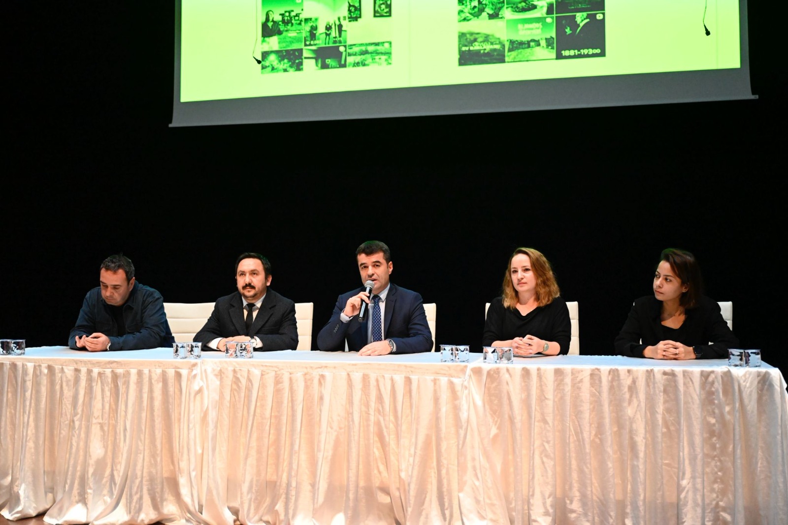 18C38028 B46B 4642 A0A0 09D231151Ac0