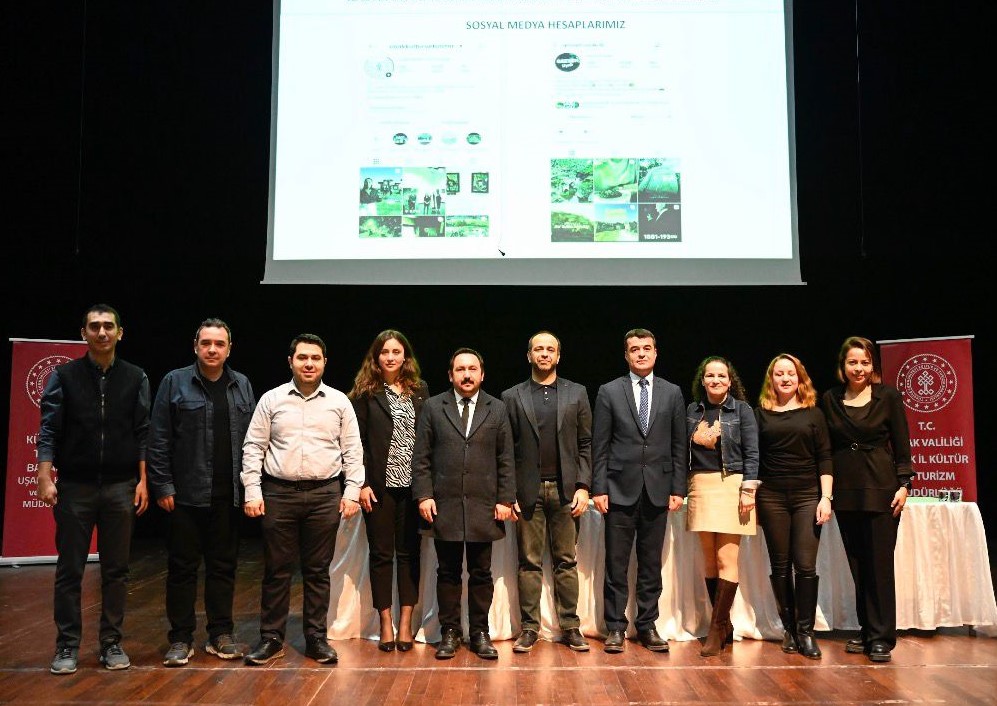 4844F9D6 D6F8 415F A0B0 D3Fcb5F723Be