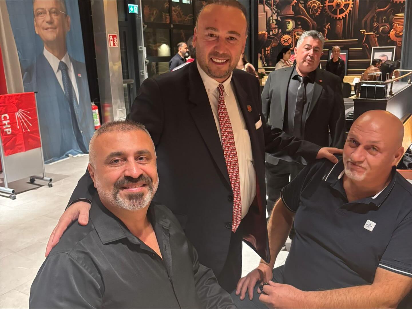 569605701 18433636507097423 4142129284813810805 N