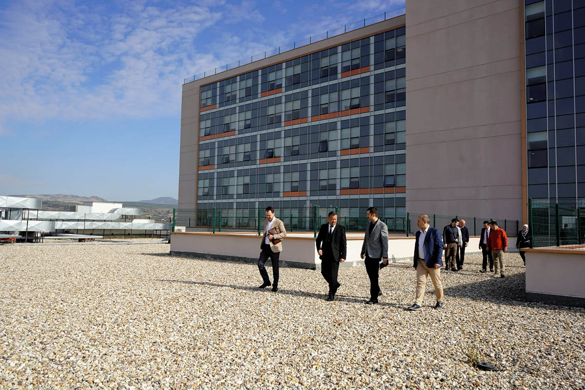 572902134 18290279035287272 9180051793505318569 N