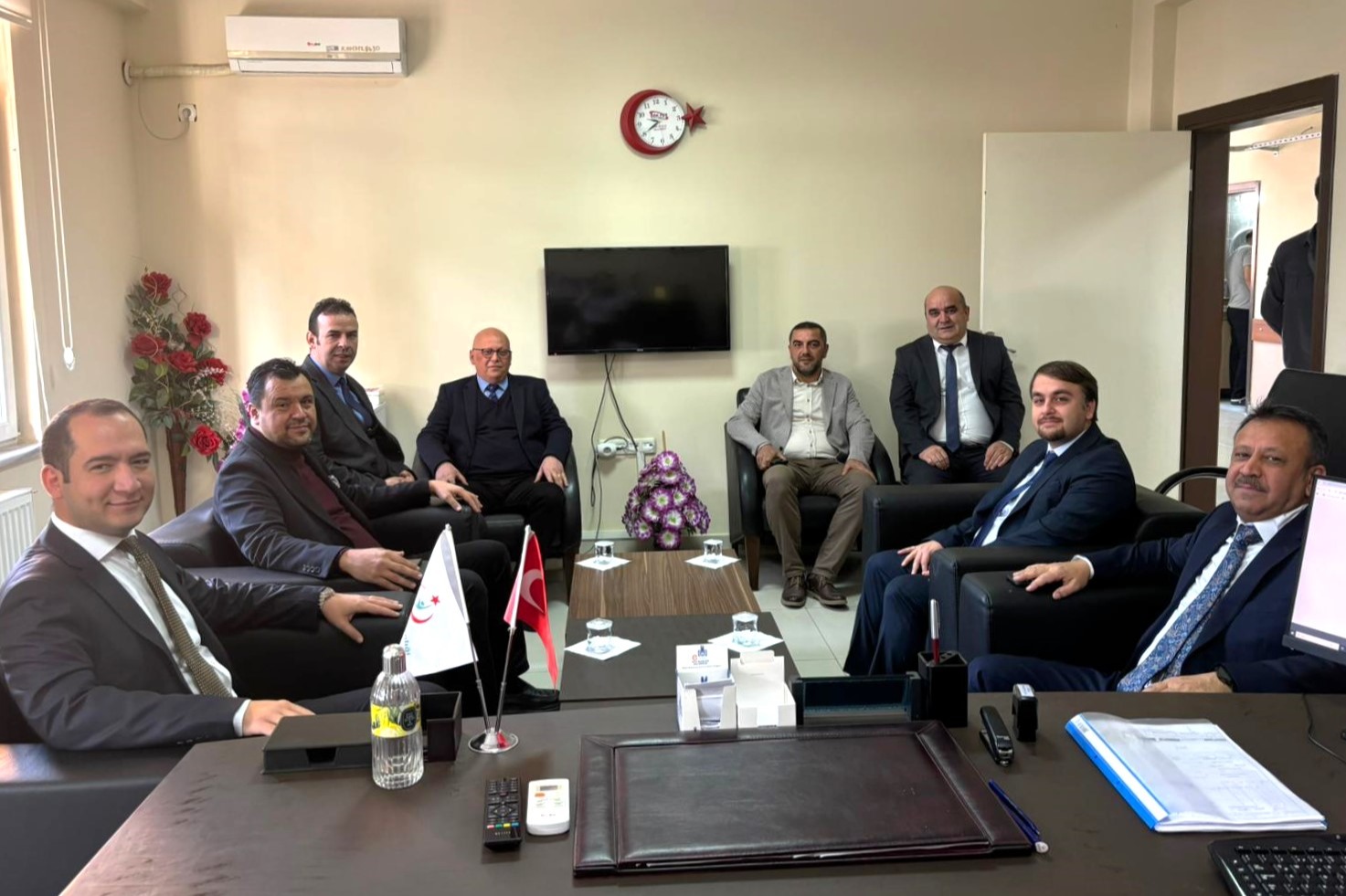 573134937 18290598889287272 8820687430722259043 N